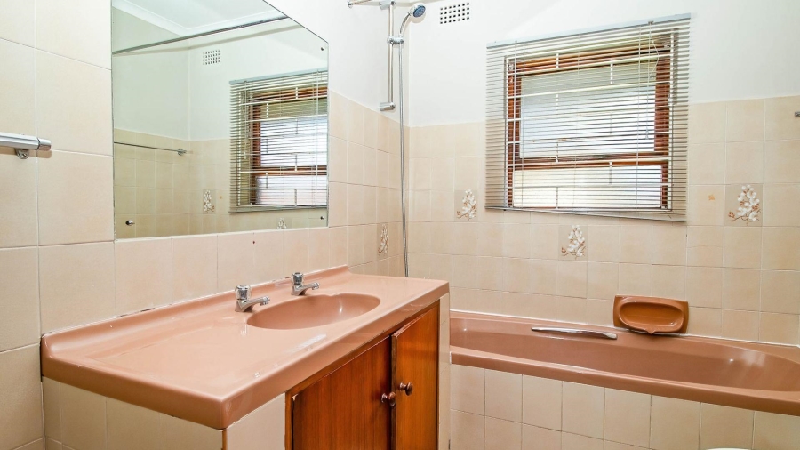 4 Bedroom Property for Sale in Hartenbos Central Western Cape